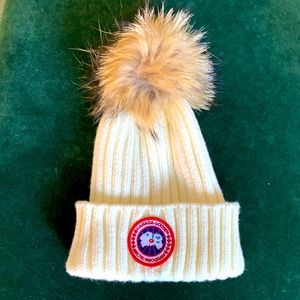 Canada Goose never worn cream fur pom beanie